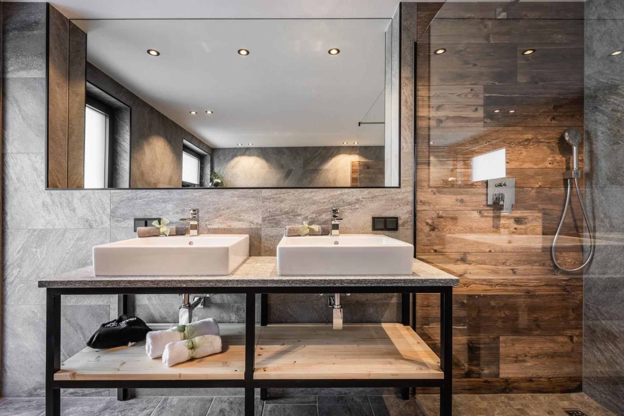 ליוטאש Wilderer Chalets 2-4 Personen מראה חיצוני תמונה